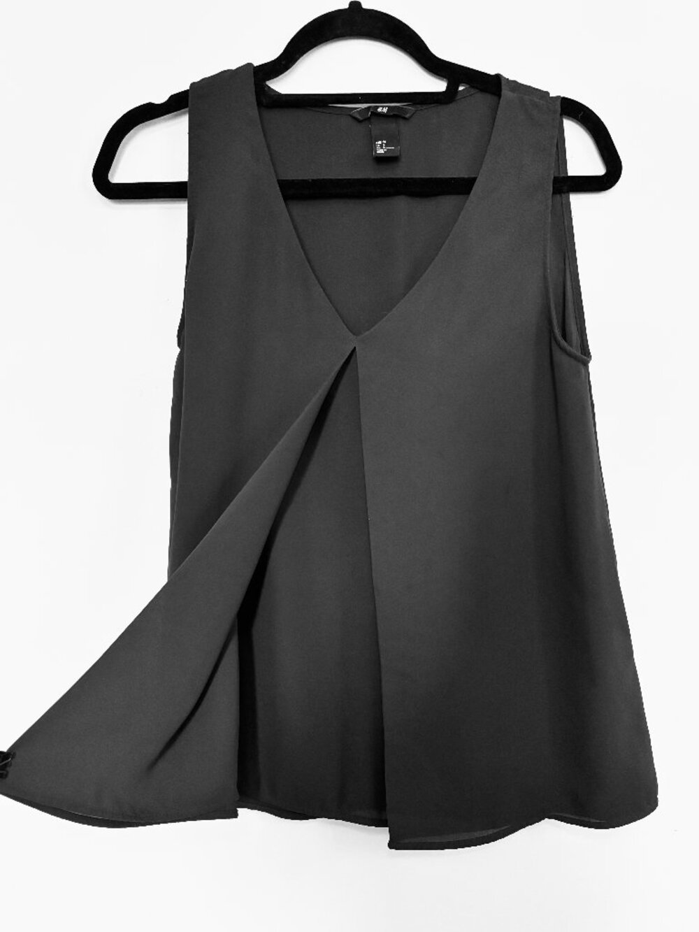 H&M Black Draped V-Neck Folded Pannel Blouse Size M EXCELLENT COND.